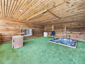 Entertaining Area- click for photo gallery